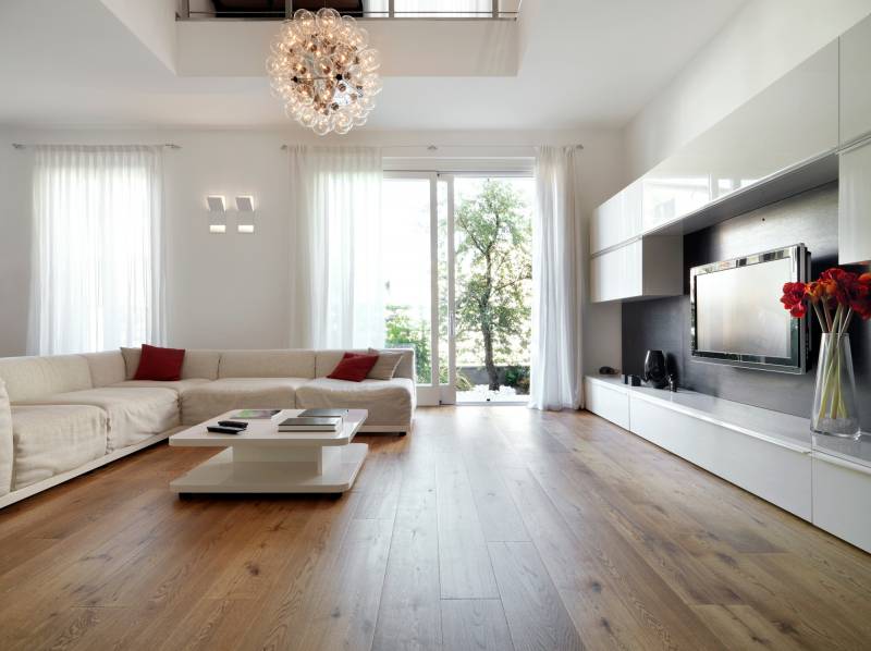 Rénover un parquet en bois chêne par un professionnel Belleville